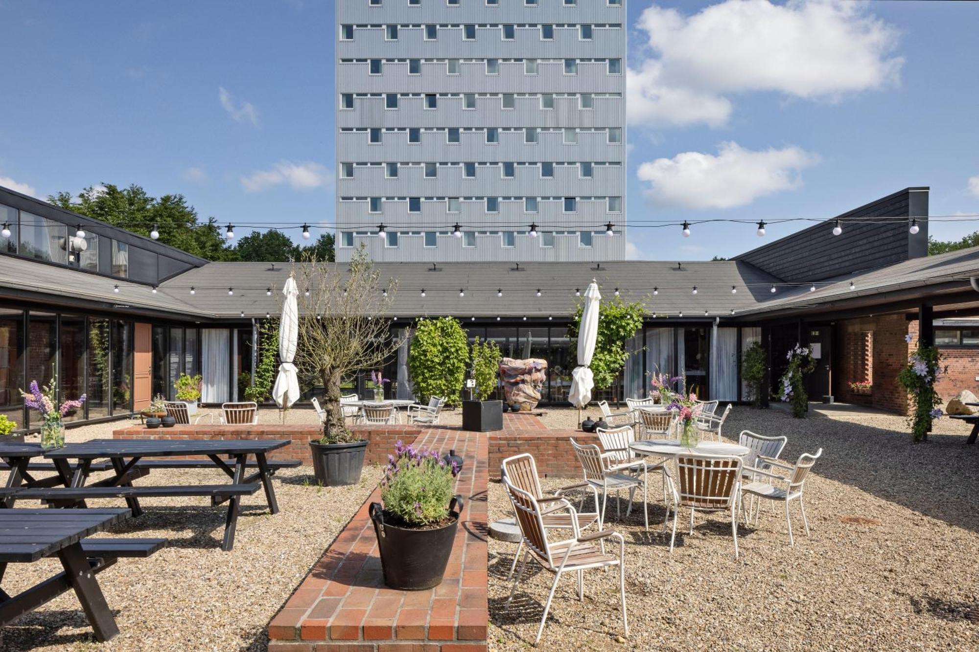 Hojhuset Kulturhotel Herning Exterior photo